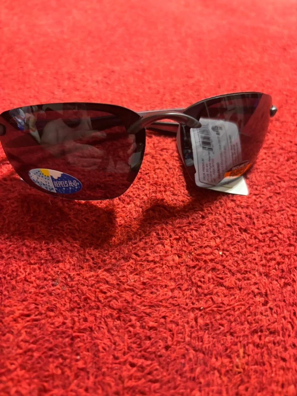 Maverik PR28 Polarized & Repels Water Sport Sunglasses - Dark Gray Lenses NWT